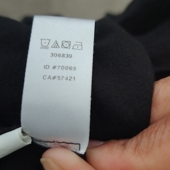 Ann Taylor black tshirts v-neck style - Picture 6 of 8